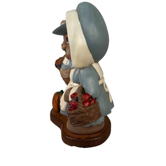 Handpainted Pilgrim Bear Figurines Thanksgiving Fall Decoration Wood Base - Picture 2 of 6